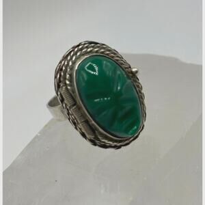 Vintage Green Agate Silver Ring with poison pocket -snuff holder